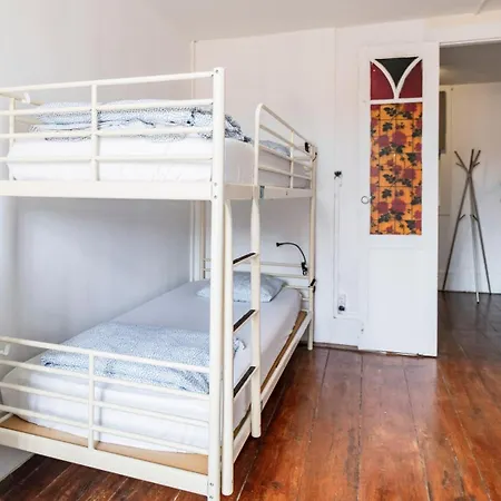 Invictus Hostel *