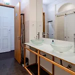 Oporto Invictus Hostel