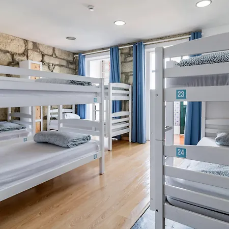 Onefam Clerigos Auberge de jeunesse