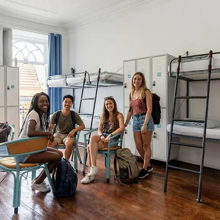 Onefam Clerigos Hostel Porto