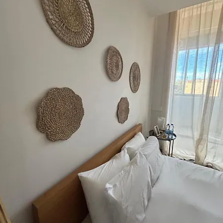 Onefam Clerigos Albergue
