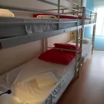 Onefam Clerigos Albergue *