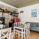 Onefam Clerigos Albergue *