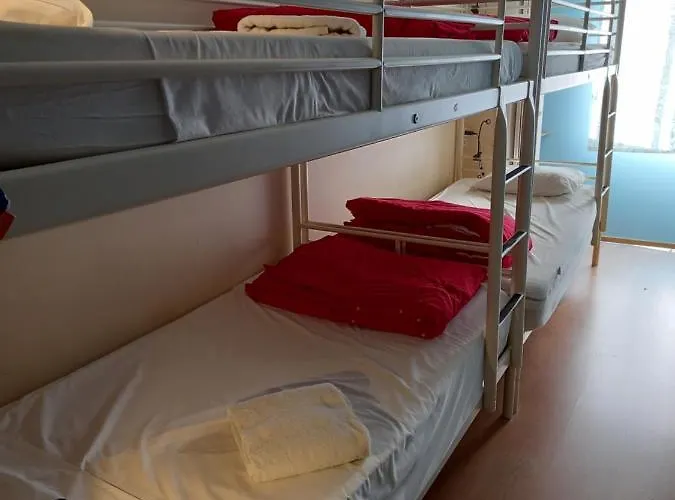 Onefam Clerigos Hostel *