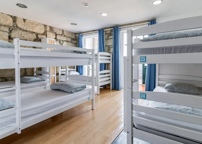 Onefam Clerigos Hostel